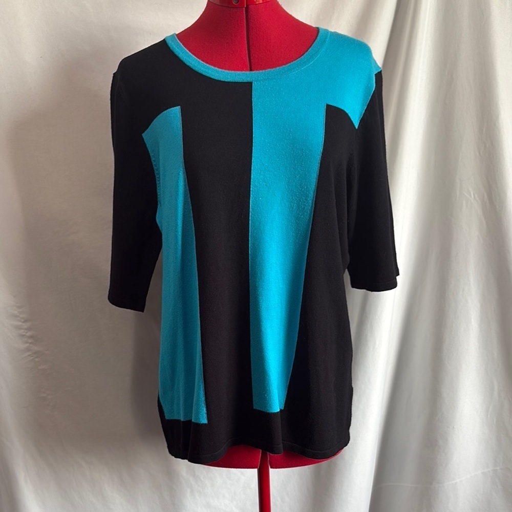 Cable & Gauge Black and Blue Color Block Tee LL49